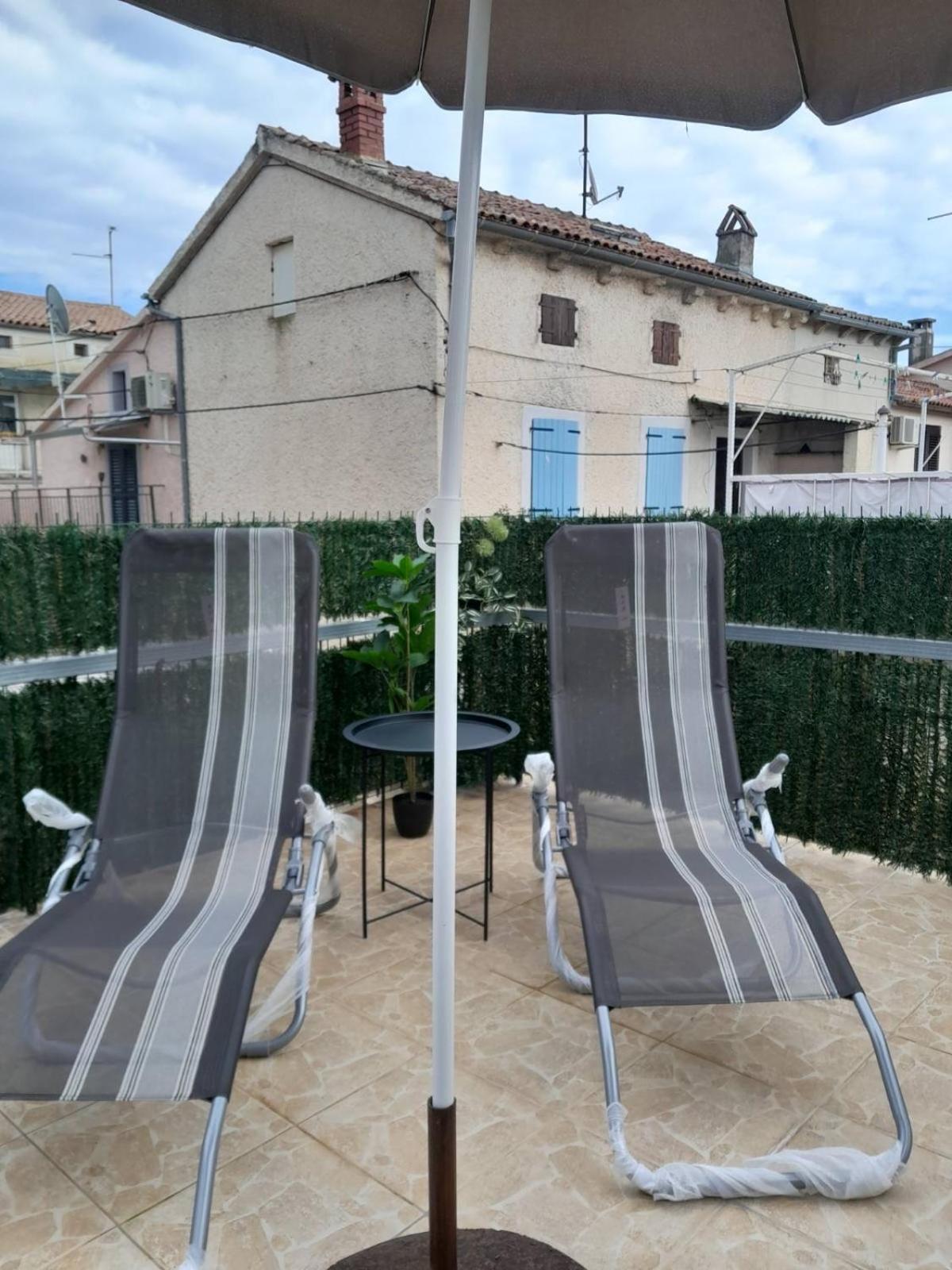 Apartment Mila With Jacuzzi Spa Pula Exterior photo